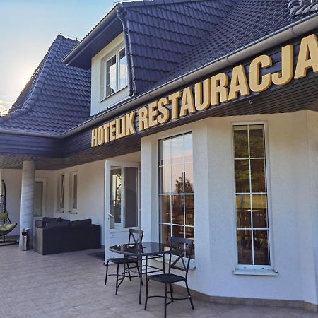Hotelik Dworek Legnickie Pole 4Km Od Legnicy Exterior photo