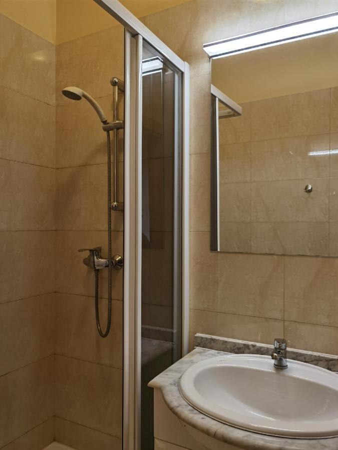Hotelik Dworek Legnickie Pole 4Km Od Legnicy Exterior photo