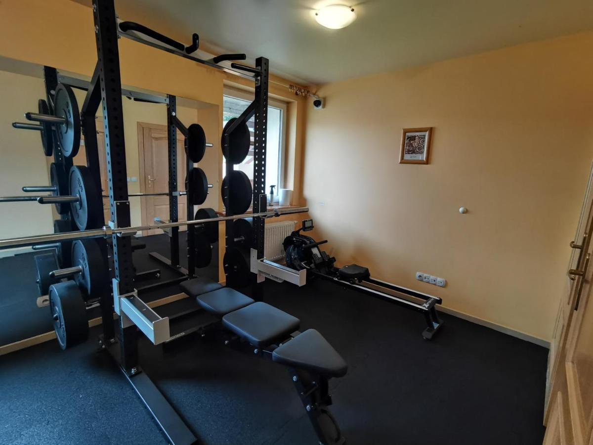 Hotelik Dworek Legnickie Pole 4Km Od Legnicy Exterior photo