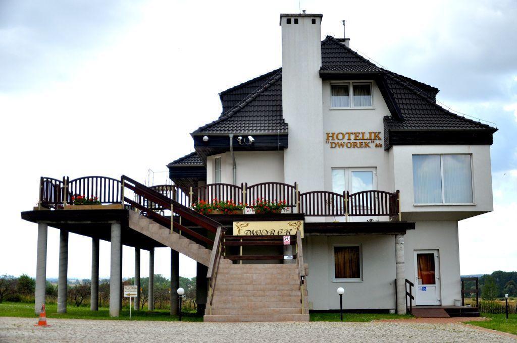 Hotelik Dworek Legnickie Pole 4Km Od Legnicy Exterior photo